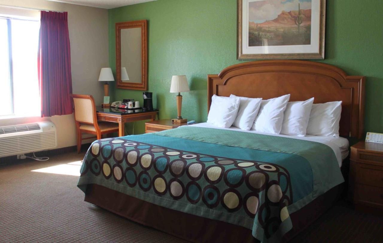 Super 8 By Wyndham Lafayette La Hotel Room photo