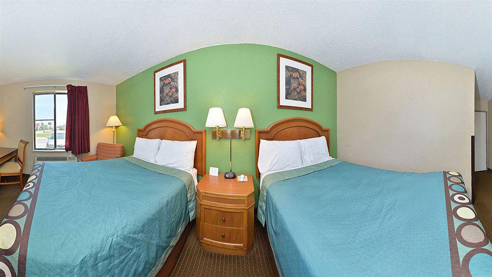 Super 8 By Wyndham Lafayette La Hotel Exterior photo